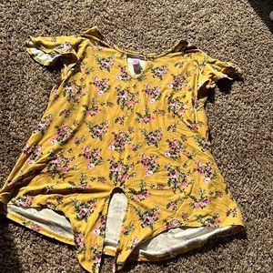 Walmart brand top 2x fits like 1x